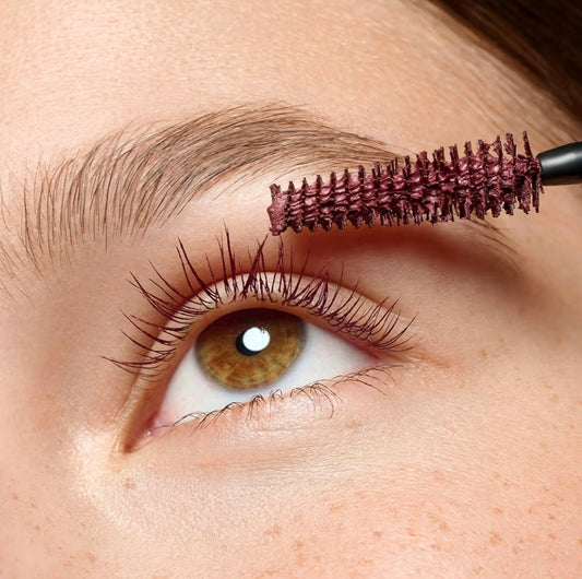Essence Lash Princess – Máscara de Pestañas de Color Borgoña